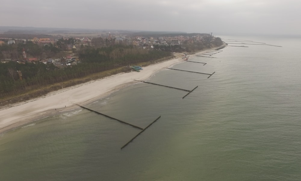 Budowa Ostróg Falochronowych W Jarosławcu